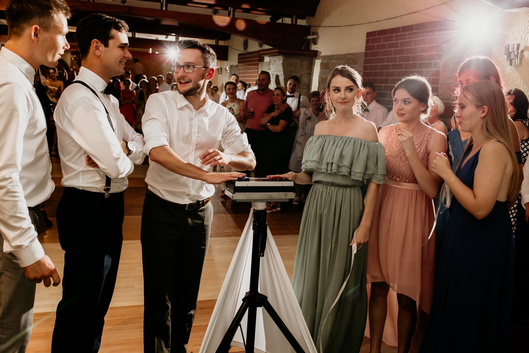 Rustykalne wesele w Nowym Sączu - Dorota & Piotr przez Adam Podwika Weddings - fotograf ślubny