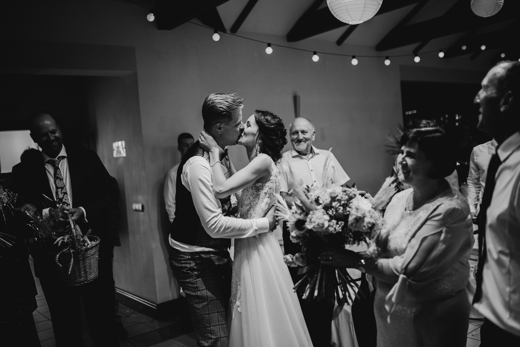 Rustykalne wesele w Nowym Sączu - Dorota & Piotr przez Adam Podwika Weddings - fotograf ślubny
