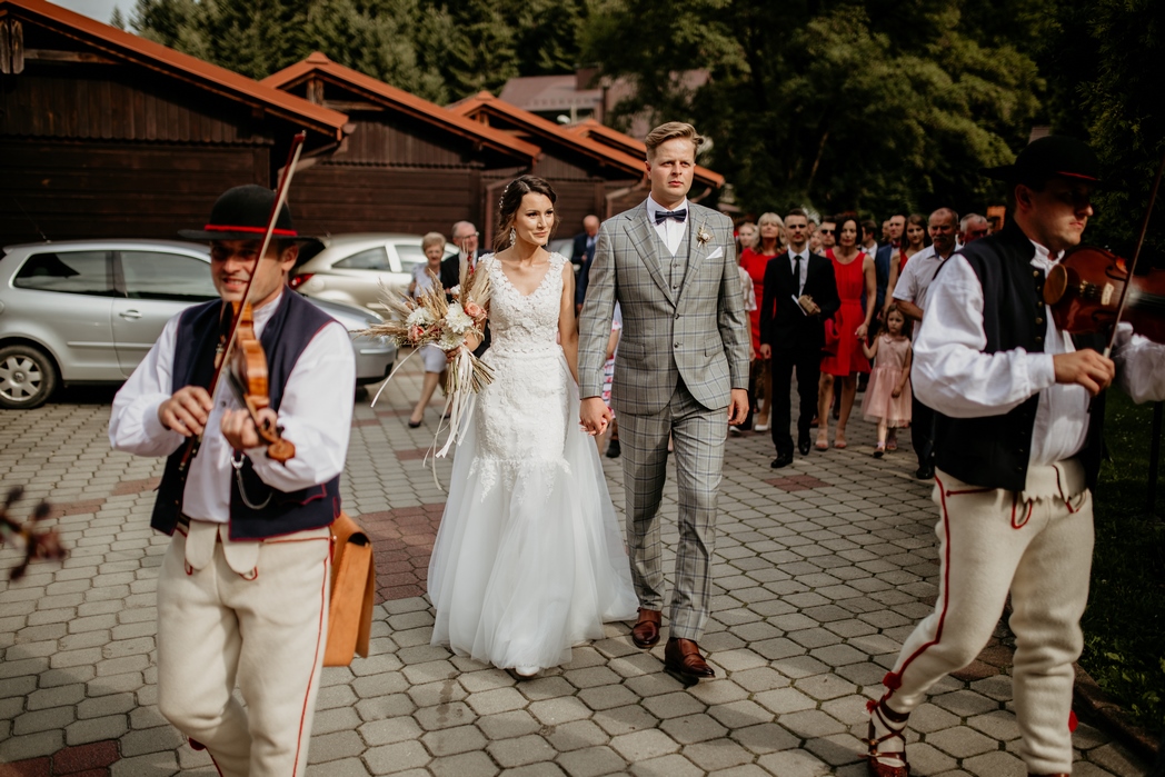 Rustykalne wesele w Nowym Sączu - Dorota & Piotr przez Adam Podwika Weddings - fotograf ślubny