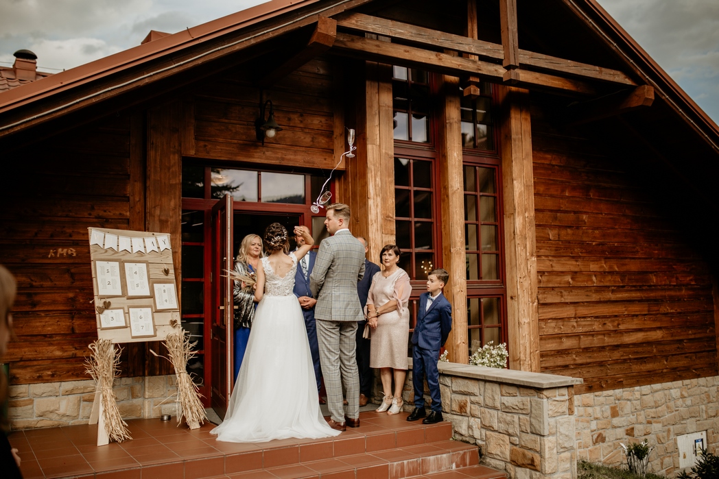 Rustykalne wesele w Nowym Sączu - Dorota & Piotr przez Adam Podwika Weddings - fotograf ślubny