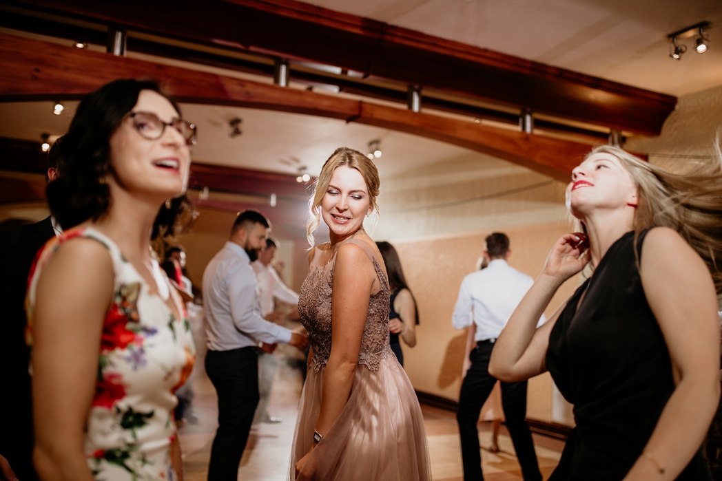 Rustykalne wesele w Nowym Sączu - Dorota & Piotr przez Adam Podwika Weddings - fotograf ślubny
