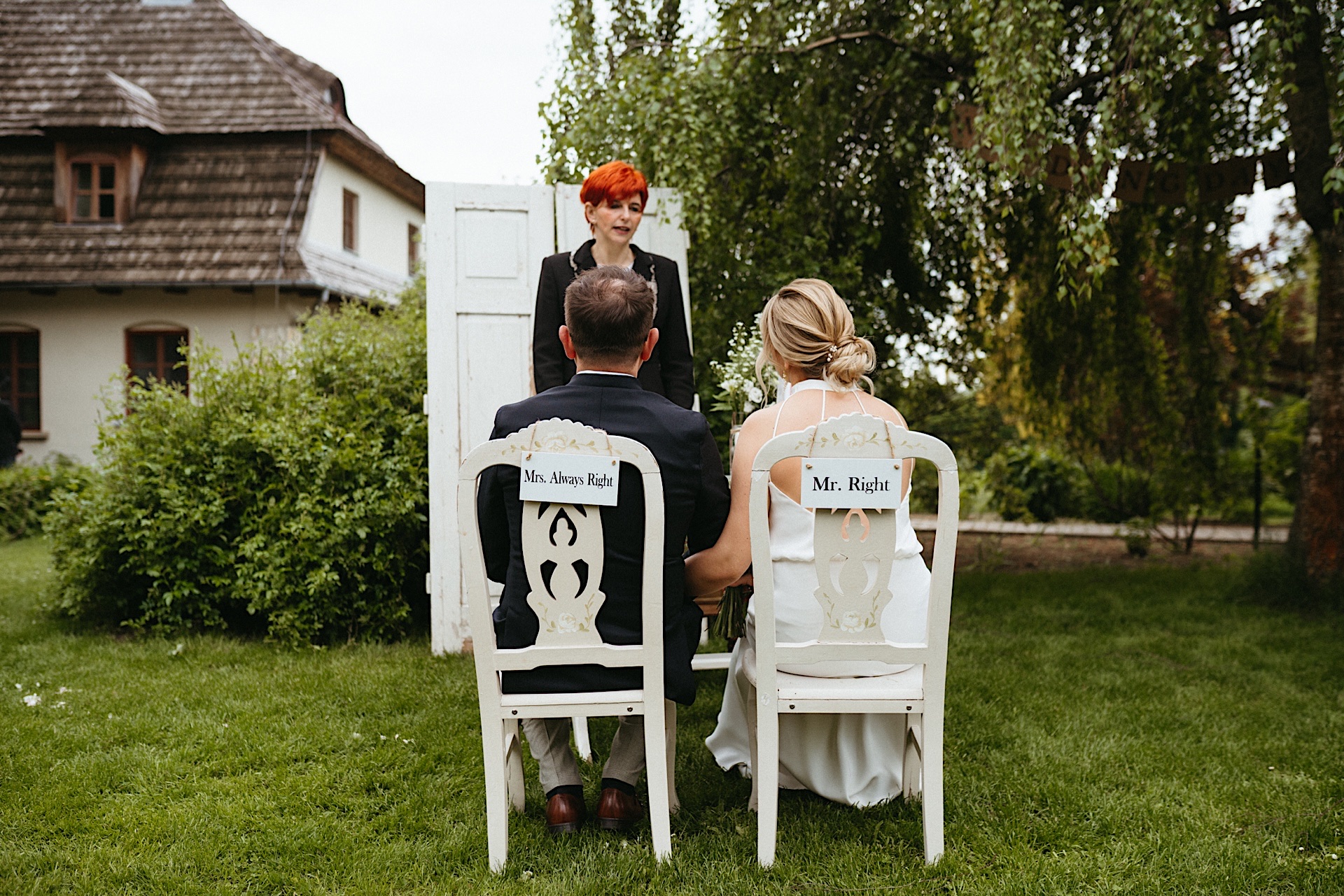 ślub plenerowy Kazimierz Dolny, Folwark Walencja. polski ślub w plenerze. letni ślub w dworku, folwarku. klimatyczny boho ślub plenerowy. Rustykalne dekoracje na ślubie. Fotograf Nowy Sącz Kraków Warszawa Kazimierz Dolny.